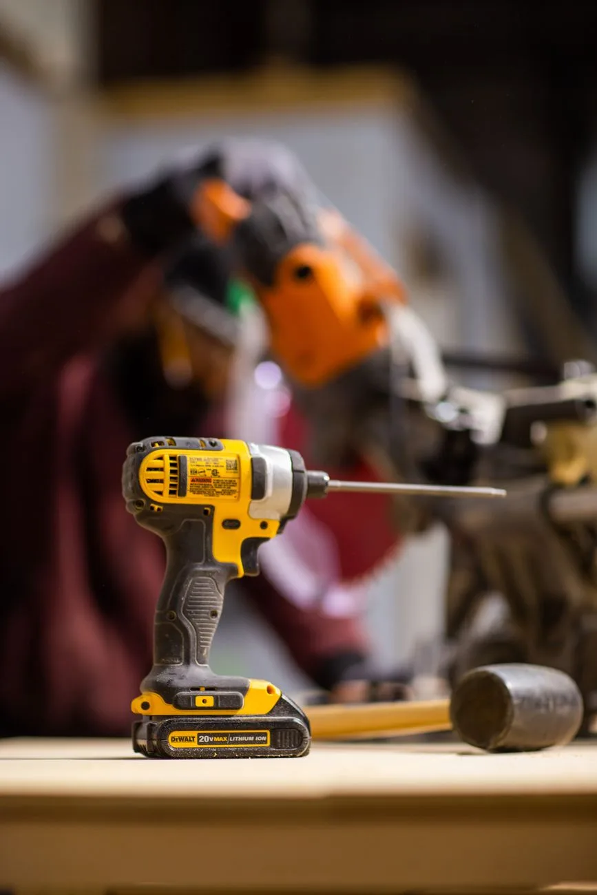 Best Brushless Power Drills for Heavy Duty: Top Picks for Power, Runtime & Durability