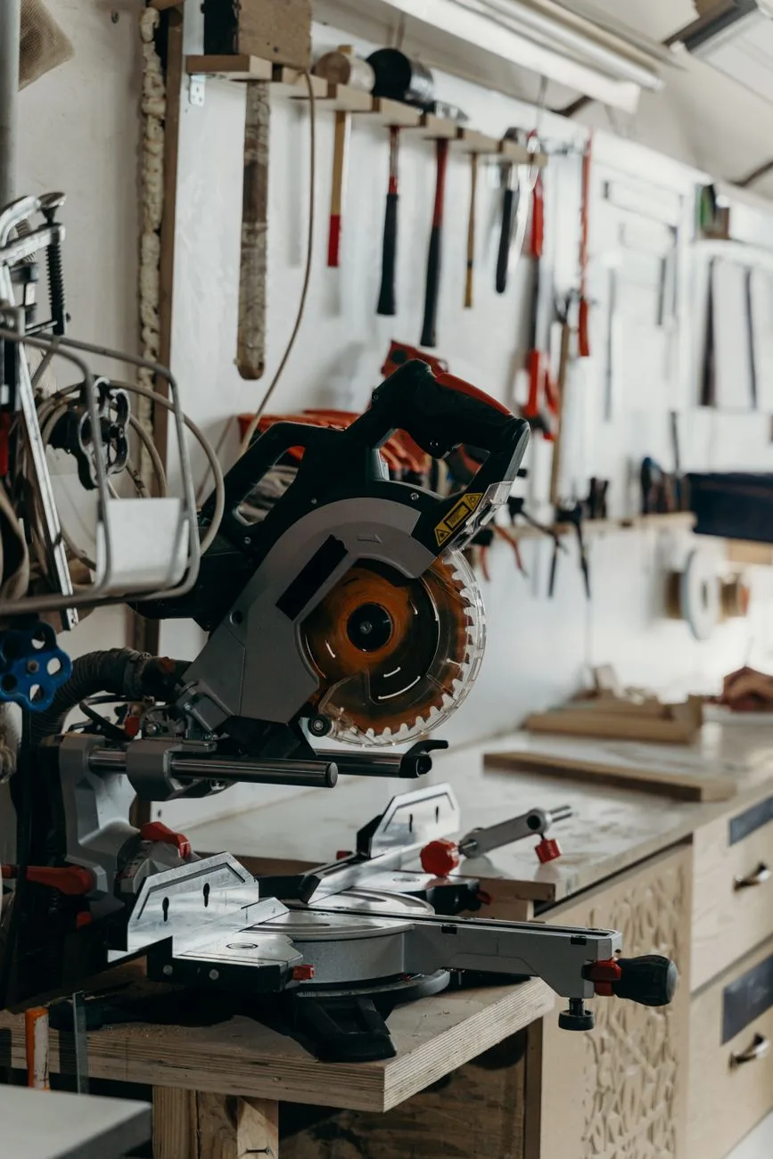 Best Workbenches for Home Garages: 9 Top Picks for Stability, Storage, and Everyday Projects